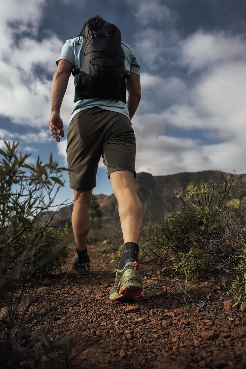 FALKE Mężczyźni TK2 Cool Short Skarpety Trekkingowe średnio wyściełane chłodzące wegańskie do trekkingu termoaktywne oddychający szybkoschnący lyocell materiał funkcyjny 1 Para